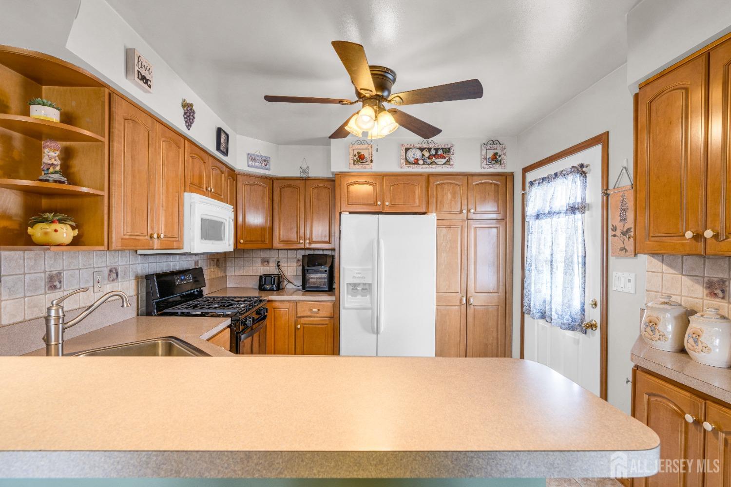 282 Sunset Avenue, Old Bridge, New Jersey image 9