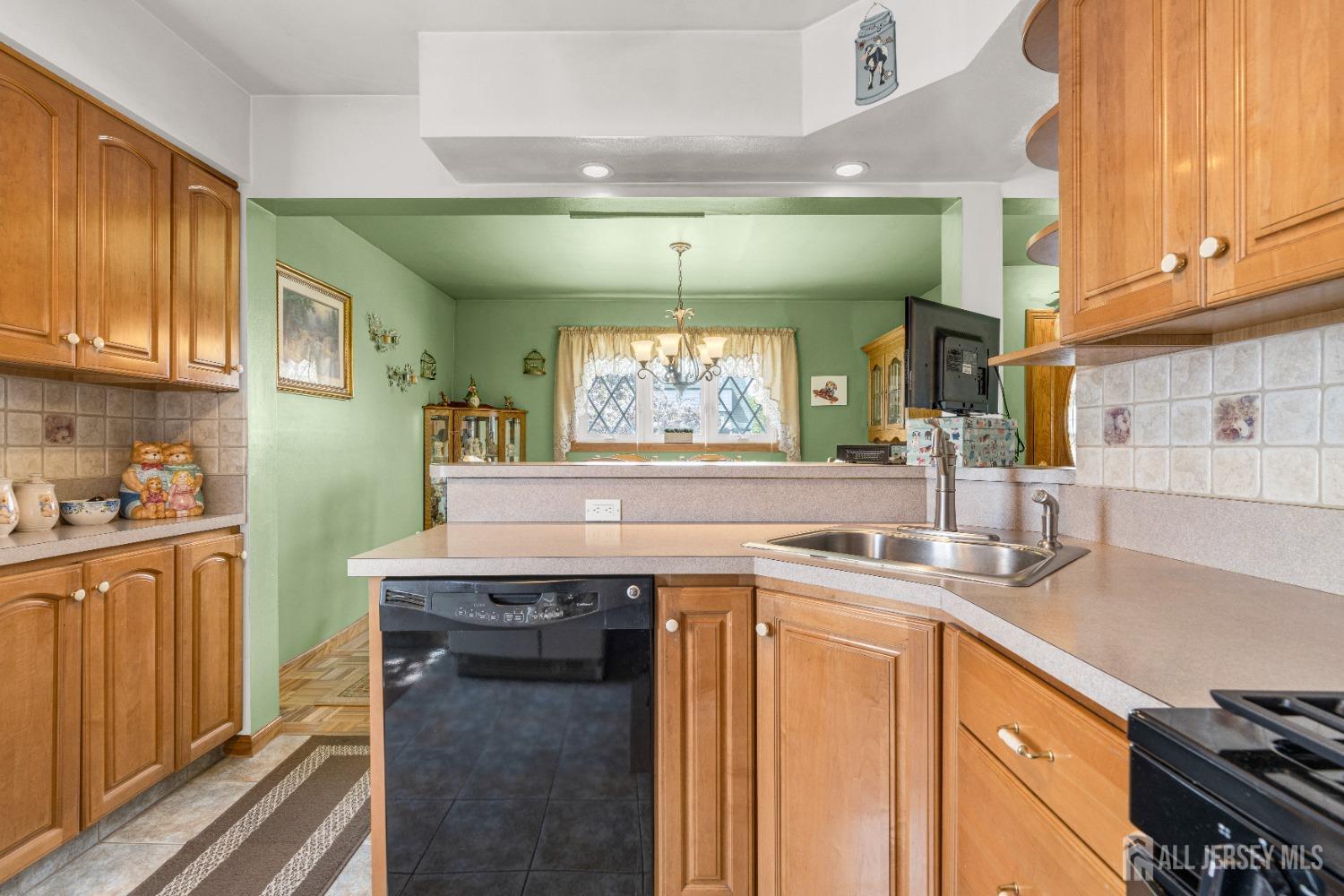 282 Sunset Avenue, Old Bridge, New Jersey image 13