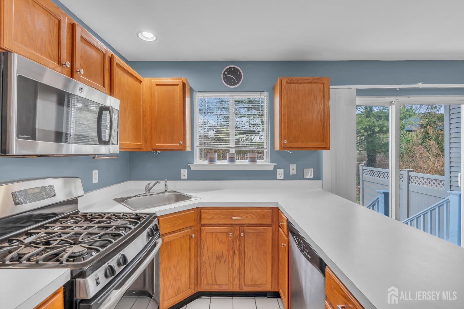 9 Lucia Court, Aberdeen, New Jersey image 7