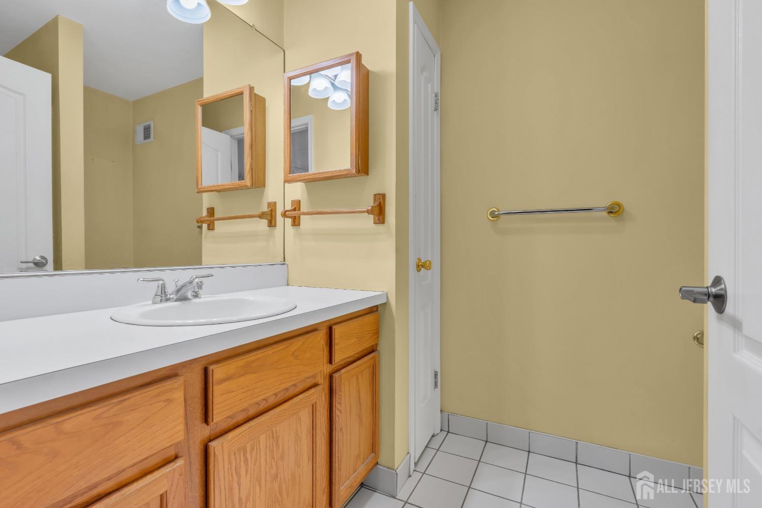9 Lucia Court, Aberdeen, New Jersey image 15