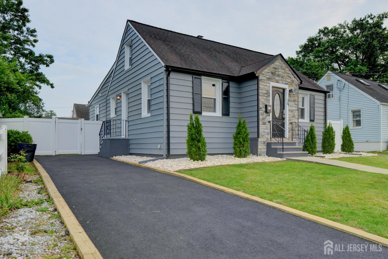 39 Delaware Avenue, Carteret, New Jersey image 1