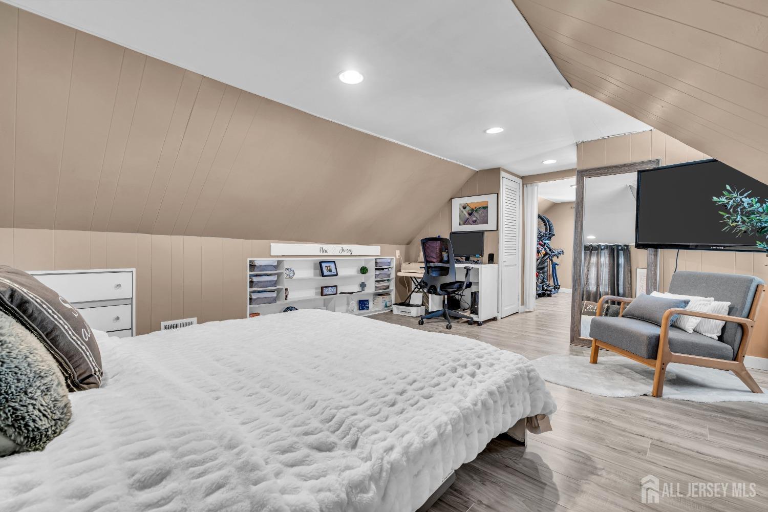 13 Chase Avenue, Avenel, New Jersey image 19