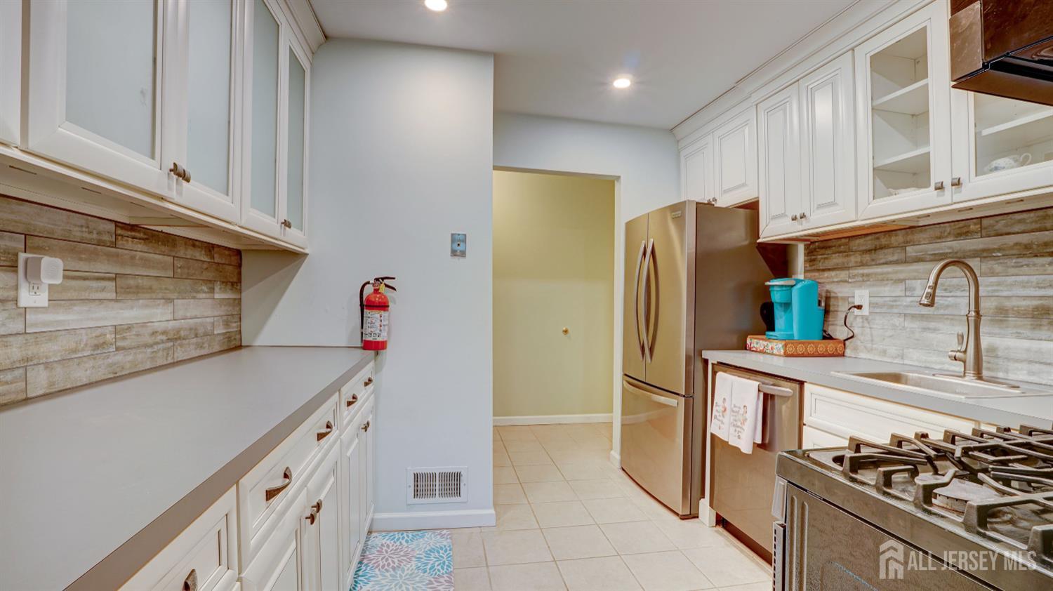 2413 Old Stone Mill Drive, East Windsor, New Jersey image 10