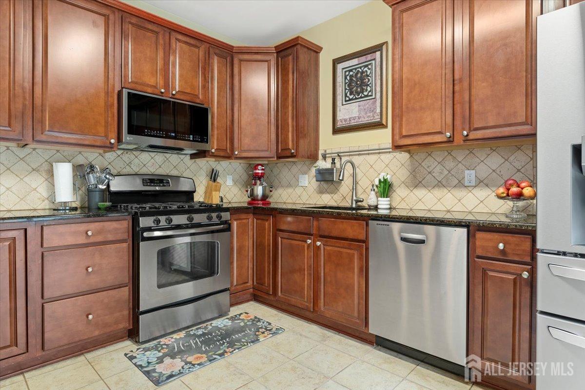 2420 Canterbury Lane, North Brunswick, New Jersey image 15