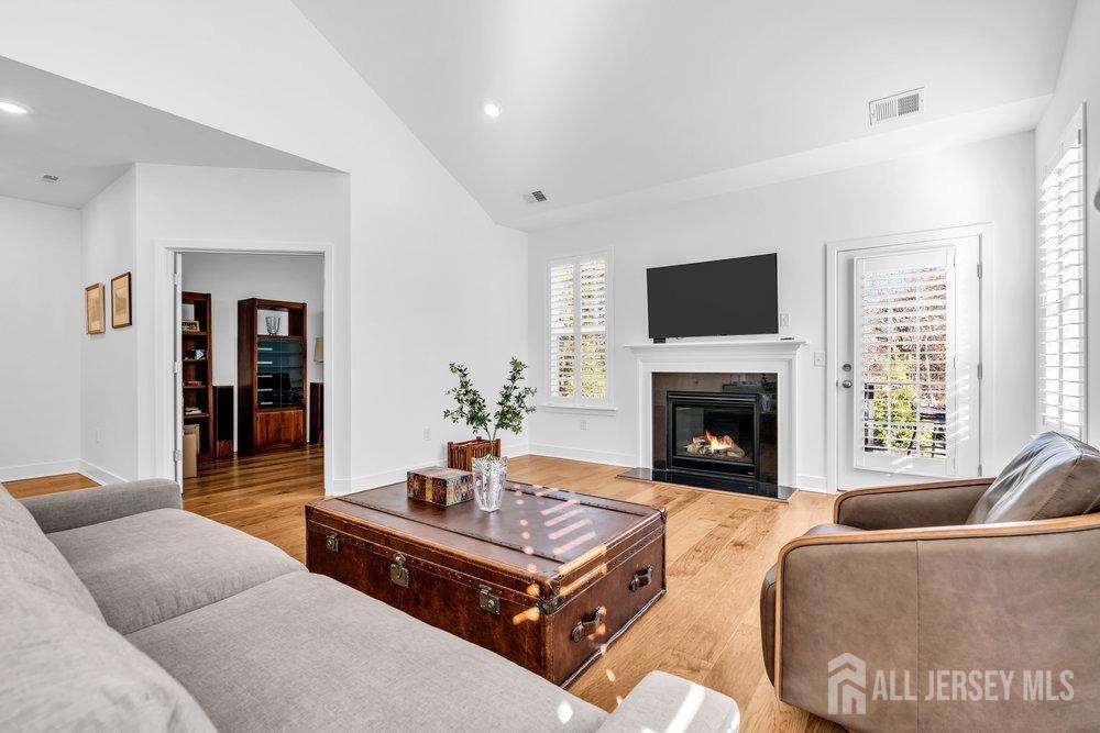 55 Longwood Drive, Monroe, New Jersey image 9