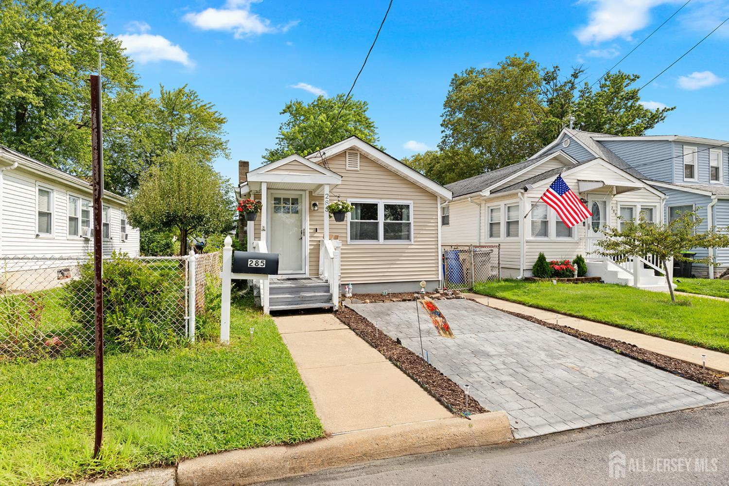 285 Shoreland Circle