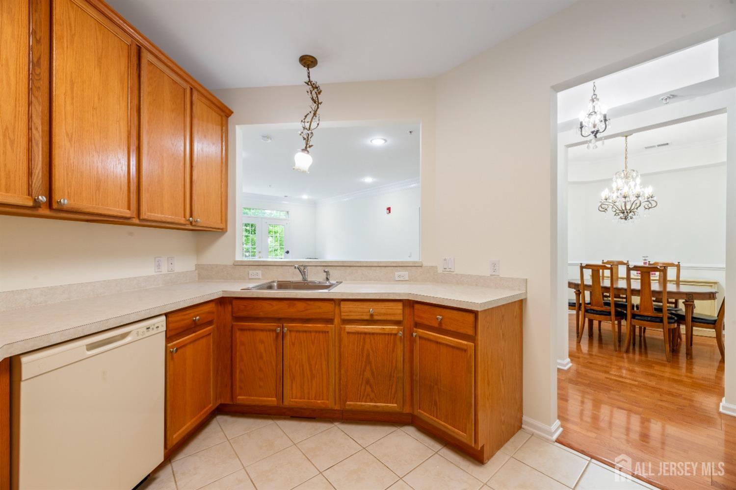 2206 Cedar Village Boulevard, East Brunswick, New Jersey image 16