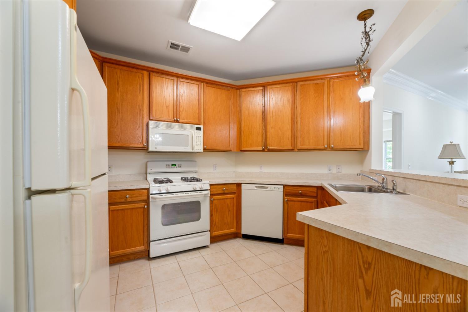 2206 Cedar Village Boulevard, East Brunswick, New Jersey image 15