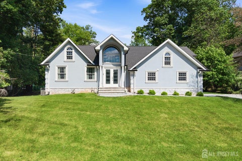 Homes For Sale - 6 Whitewood Road<br/> Edison, NJ 08820