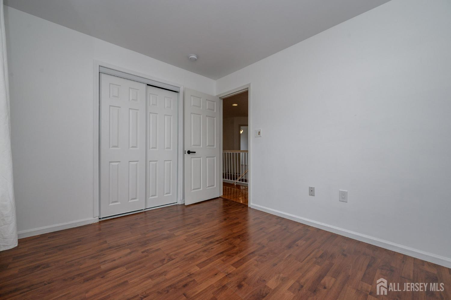 33 Woodlake Drive, Sayreville, New Jersey image 32