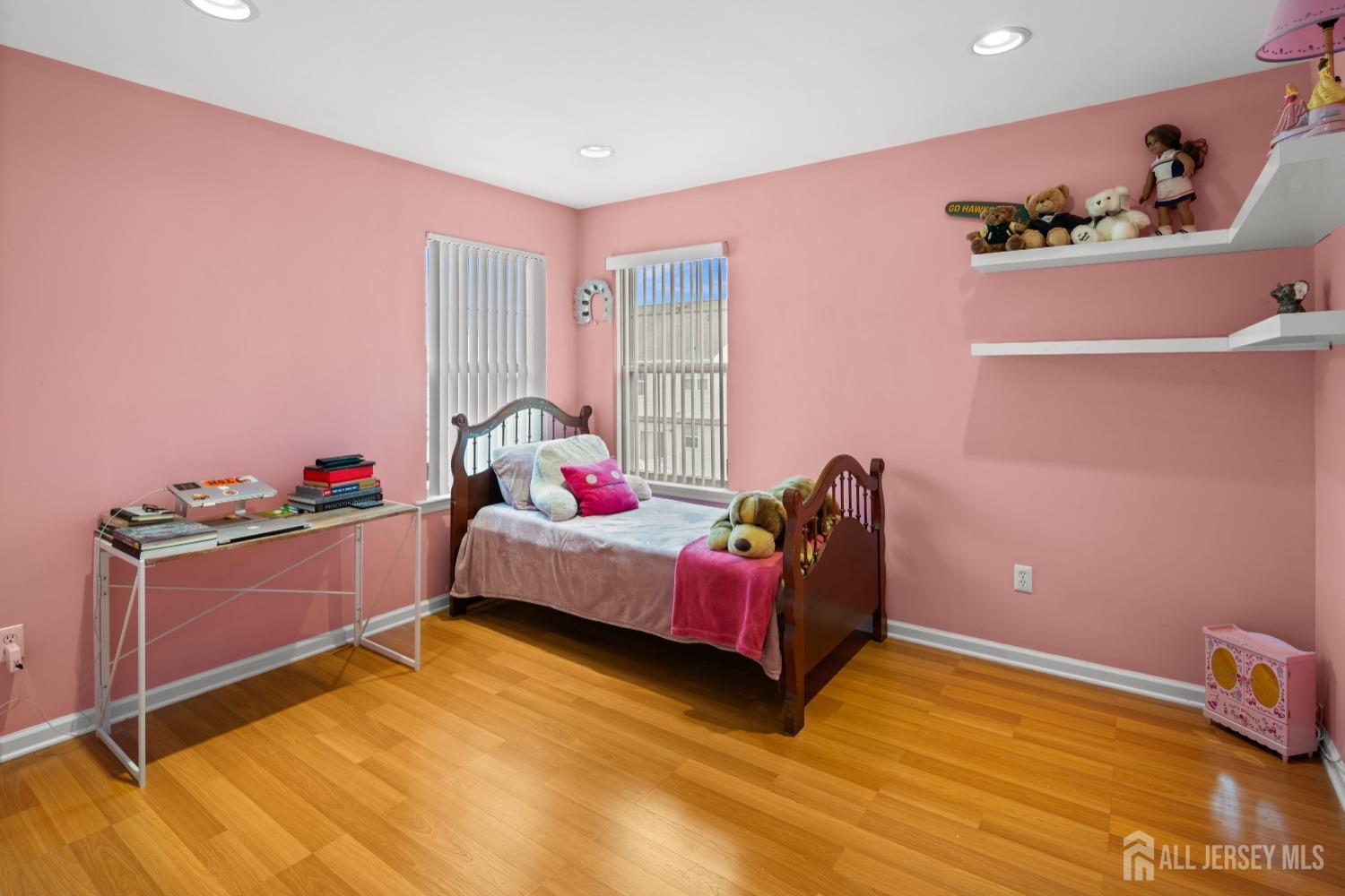 11 Winding Brook Way, Edison, New Jersey image 29