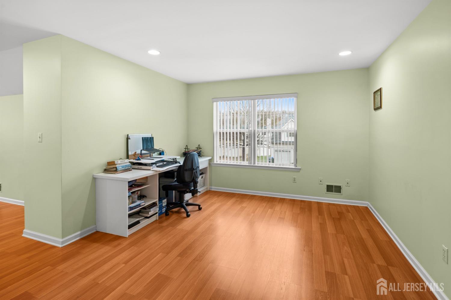 11 Winding Brook Way, Edison, New Jersey image 25