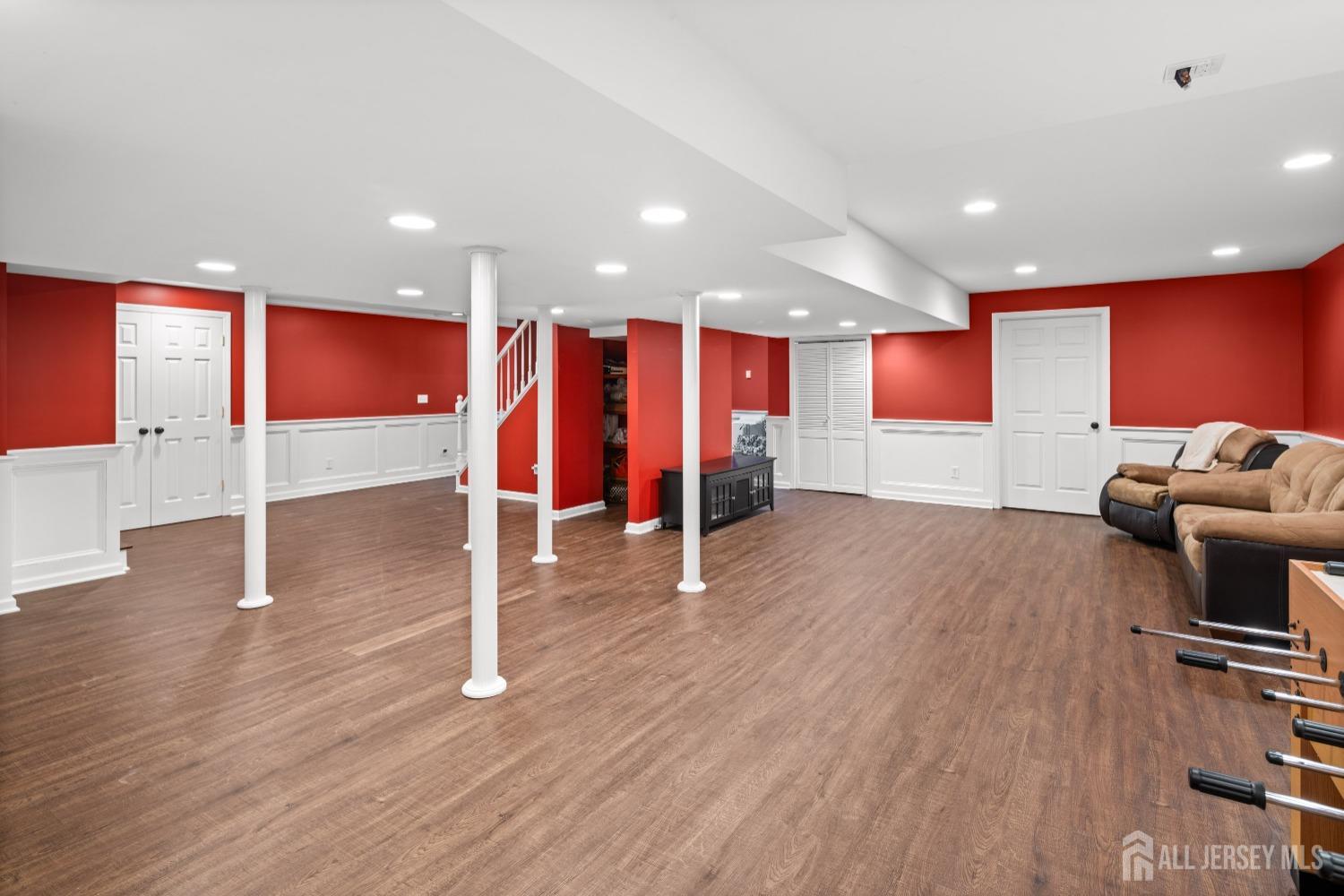 11 Winding Brook Way, Edison, New Jersey image 33