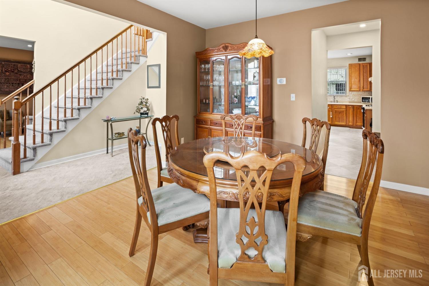 11 Winding Brook Way, Edison, New Jersey image 8