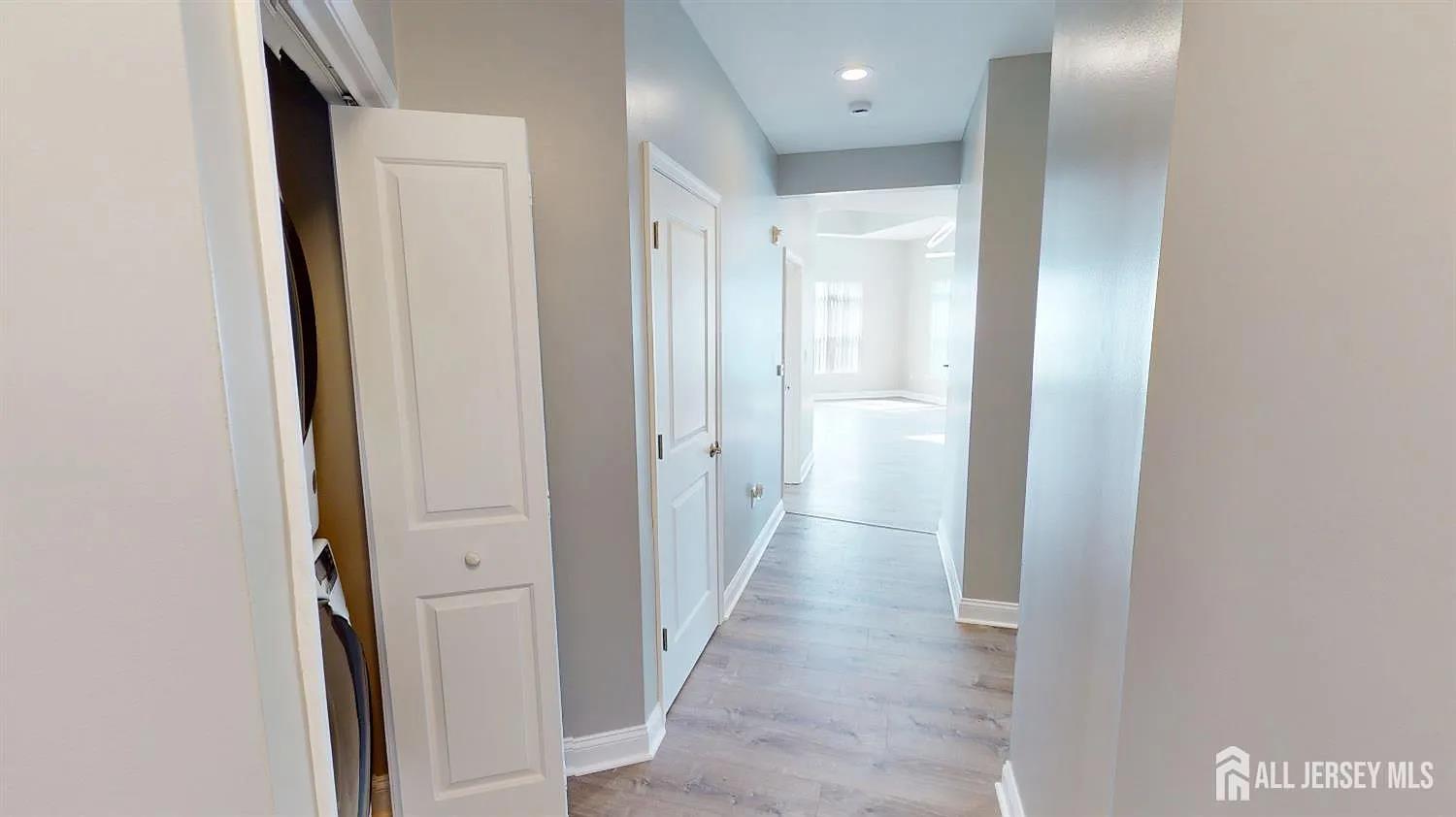 Parlin, New Jersey 08859, United States, 2 Bedrooms Bedrooms, ,2 BathroomsBathrooms,Residential,Active,134614