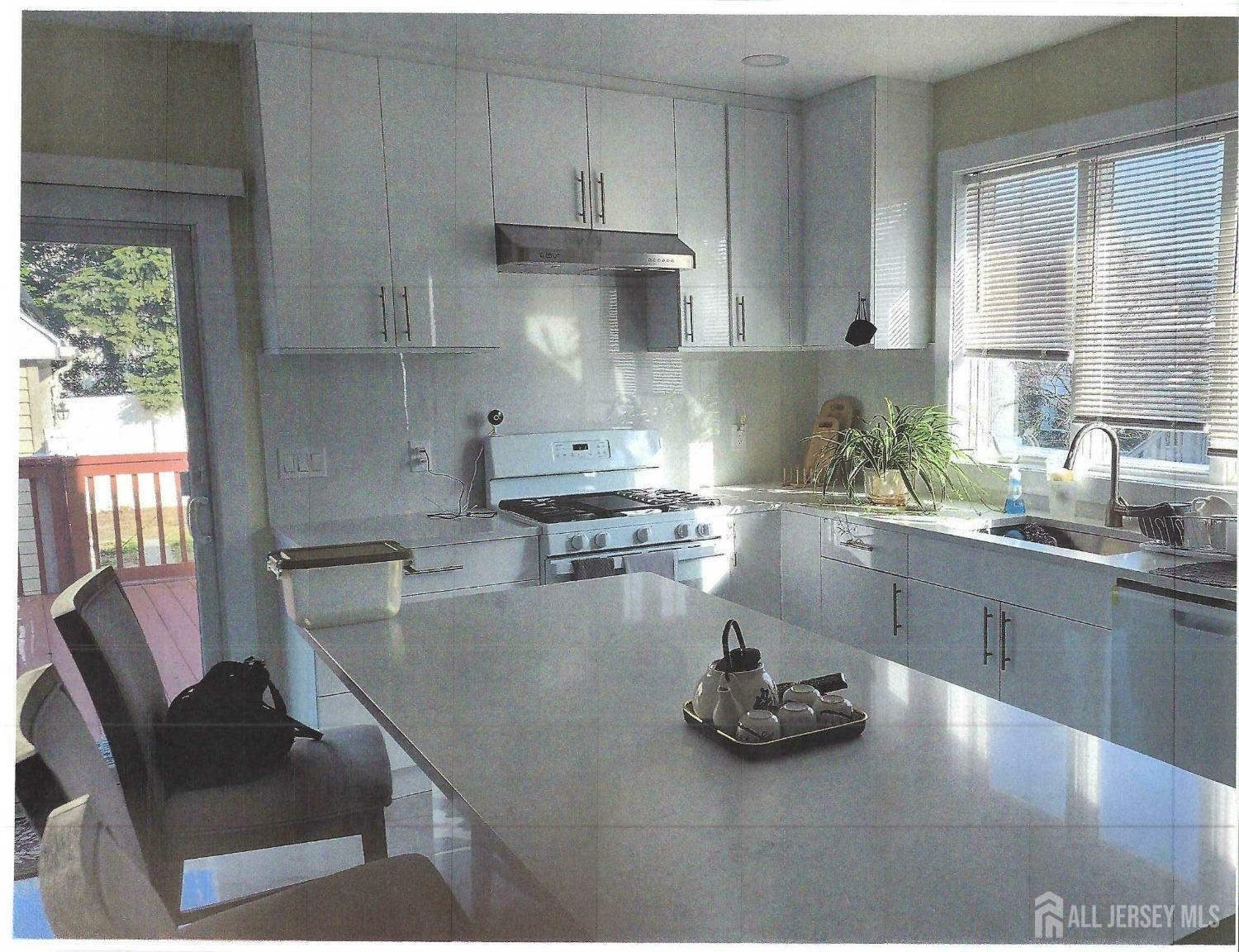 307 Poll Place, Edison, New Jersey image 4