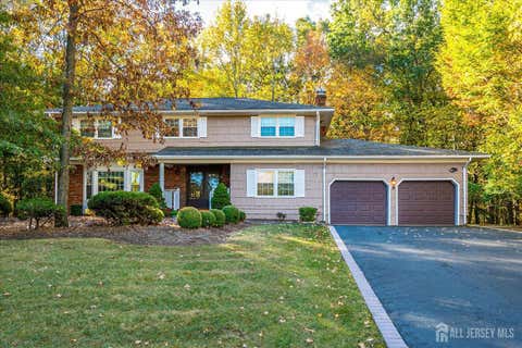 Homes For Sale - 8 Woodmere Road<br/> North Brunswick, NJ 08902