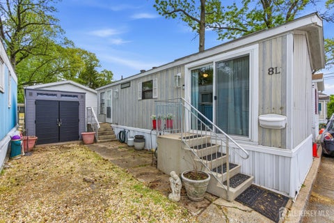 Mobile Home For Sale - 2505 Woodbridge Avenue #8L<br/> Edison, NJ 08817