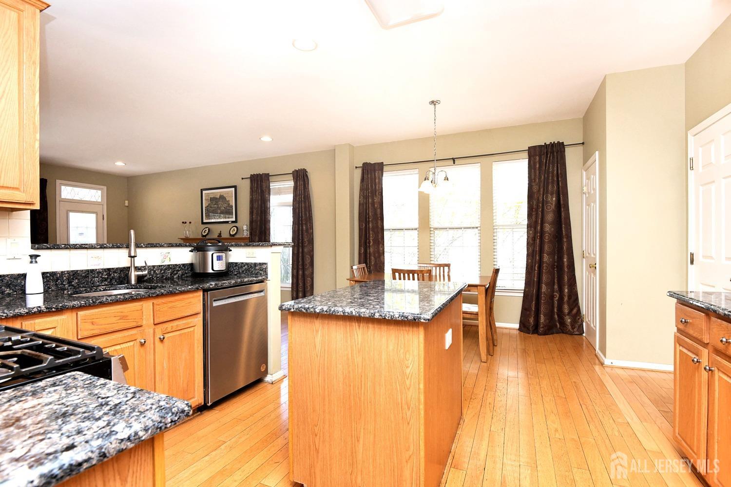 13 Hawthorn Drive, Plainsboro, New Jersey image 13