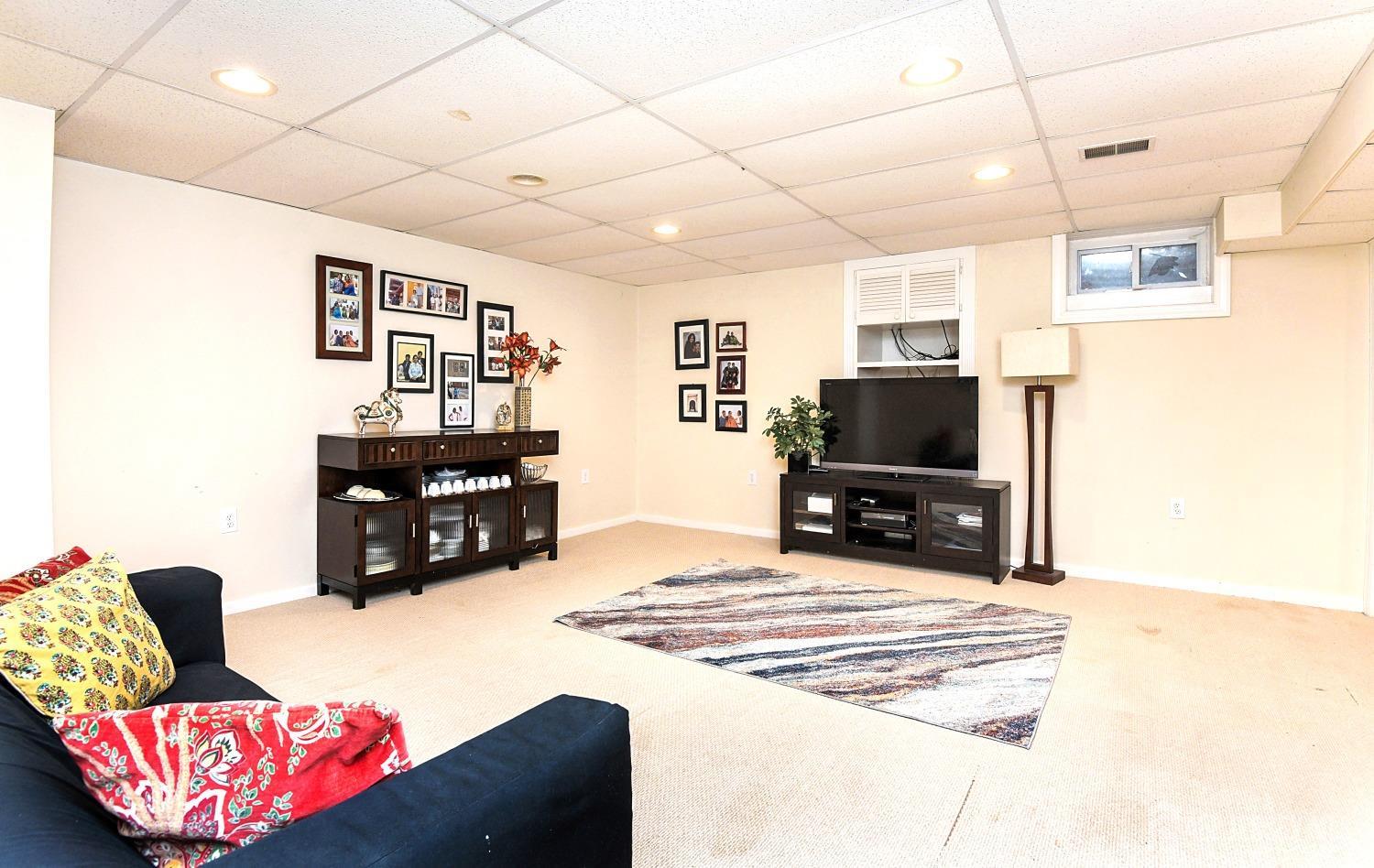 13 Hawthorn Drive, Plainsboro, New Jersey image 36