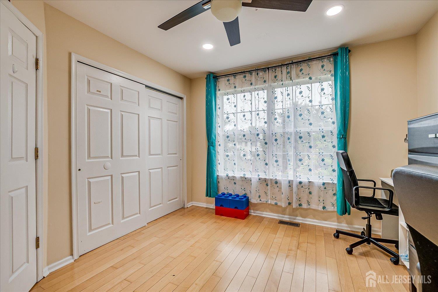 55 Devon Drive, East Brunswick, New Jersey image 32