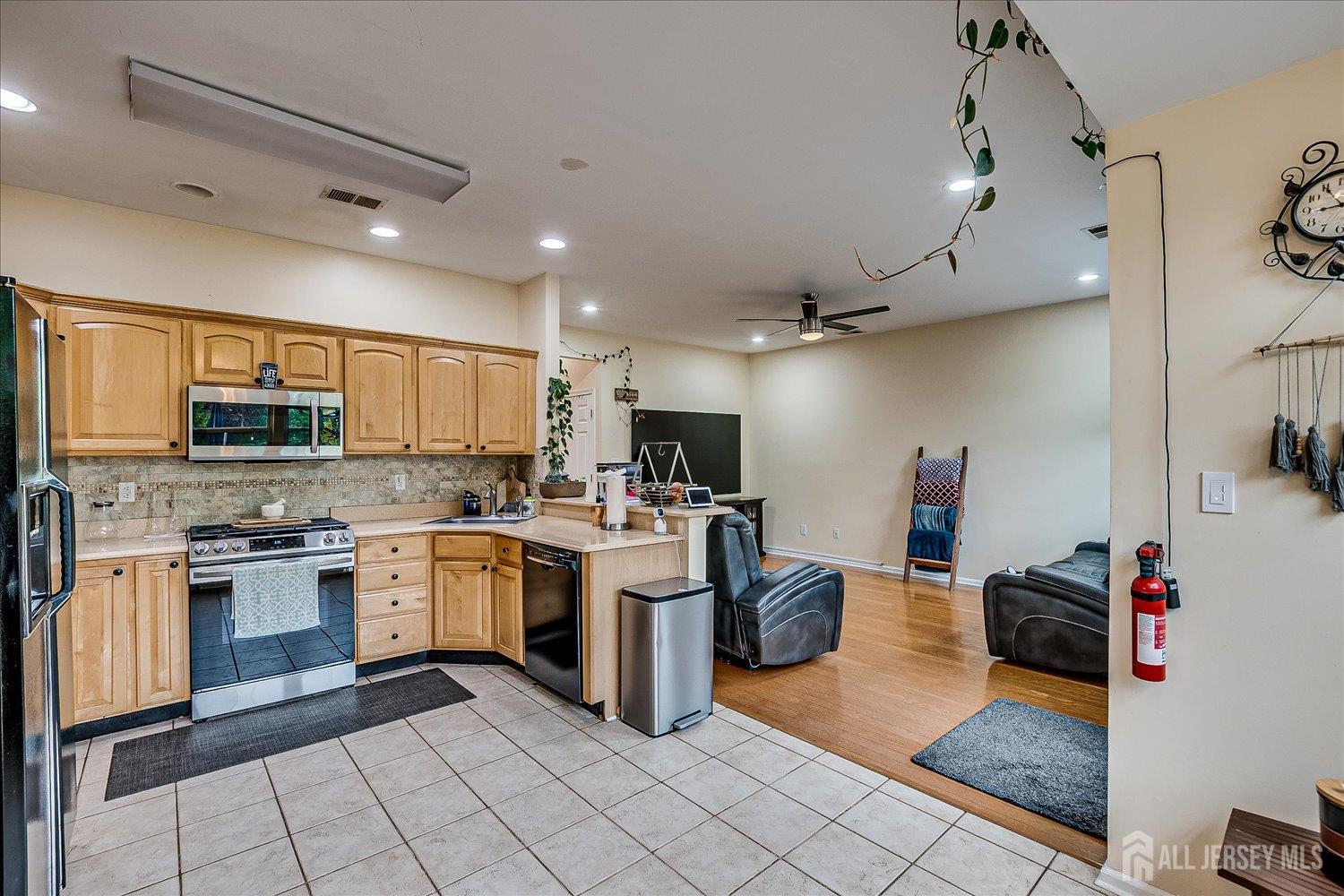55 Devon Drive, East Brunswick, New Jersey image 13