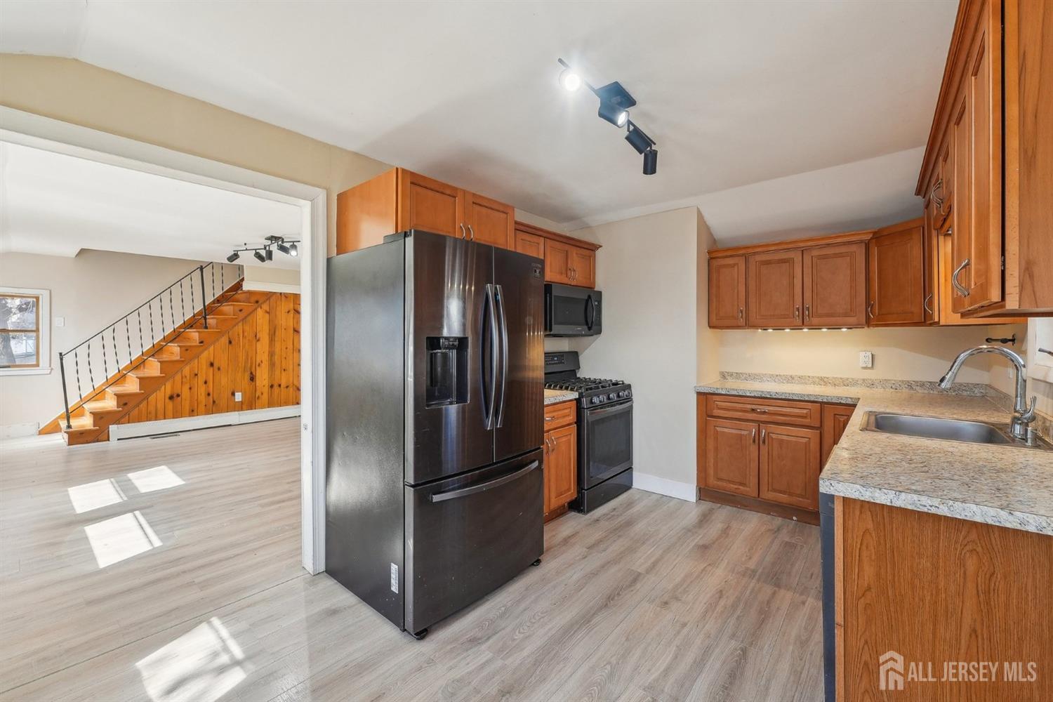 114 Pine Island Terrace, Old Bridge, New Jersey image 4
