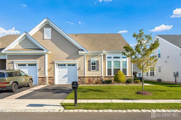 118 STARLIGHT DR, MONROE TOWNSHIP, NJ 08831 - Image faad287d52c04c2bc3f3ae014b5cbb85/1057269332