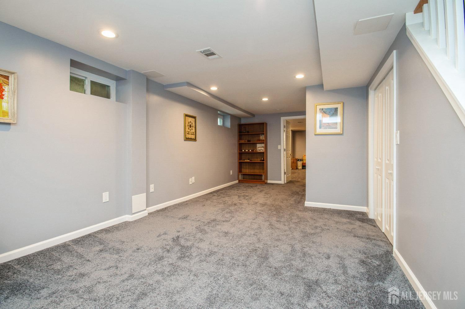 5 Academic Road, East Brunswick, New Jersey image 27