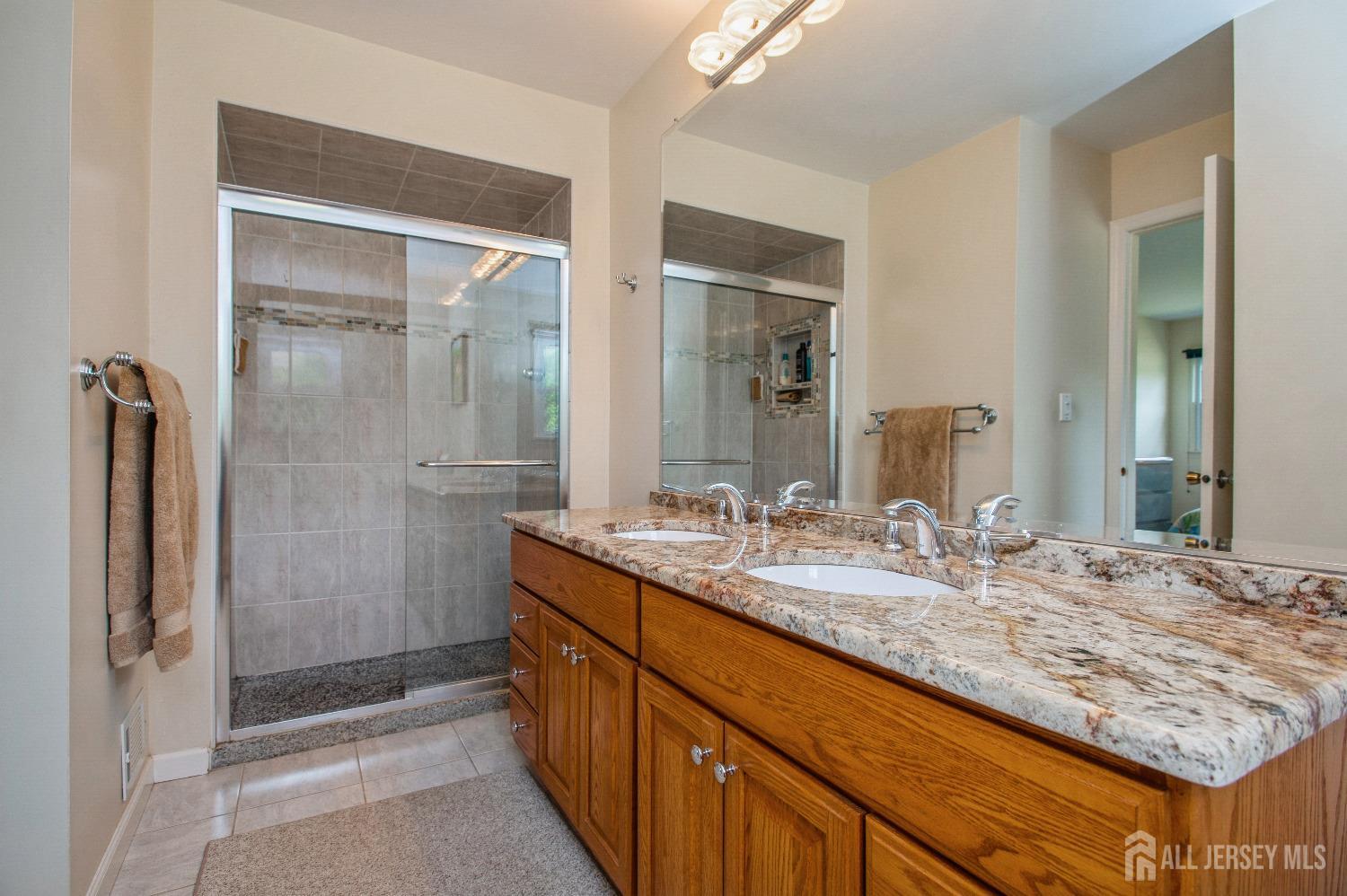 5 Academic Road, East Brunswick, New Jersey image 19
