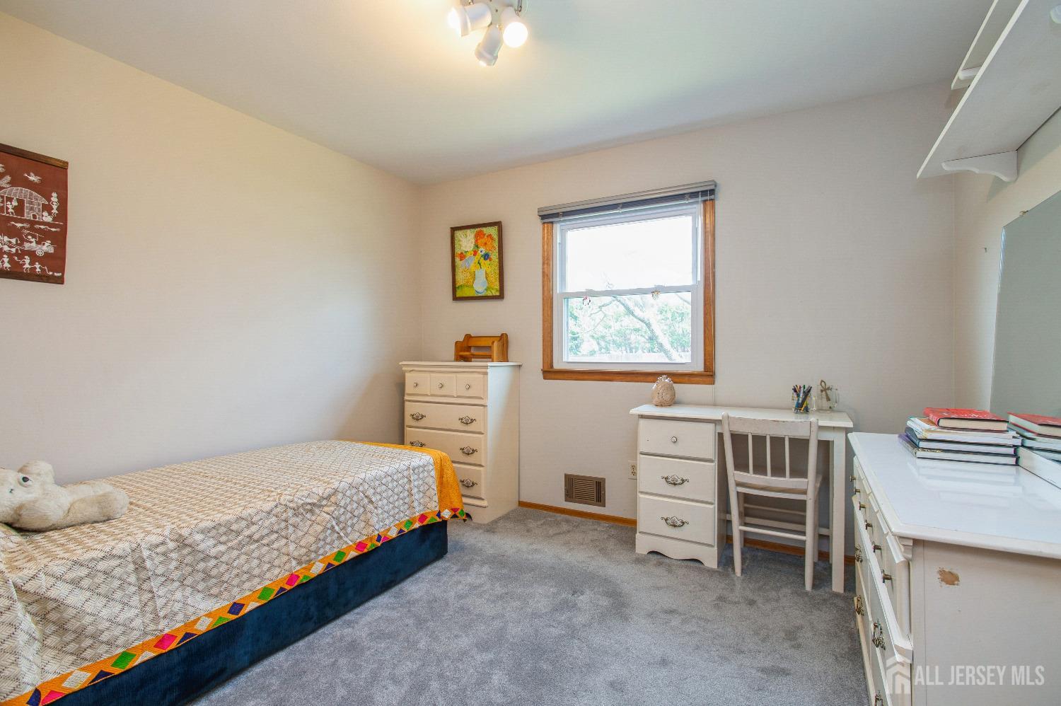 5 Academic Road, East Brunswick, New Jersey image 20