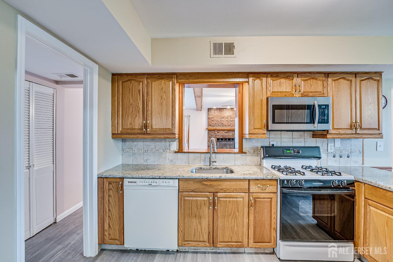 86 Bunker Hill Road, Lawrence, New Jersey image 21