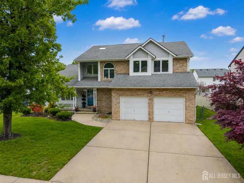 Homes For Sale - 36 Lynn Court<br/> North Brunswick, NJ 08902