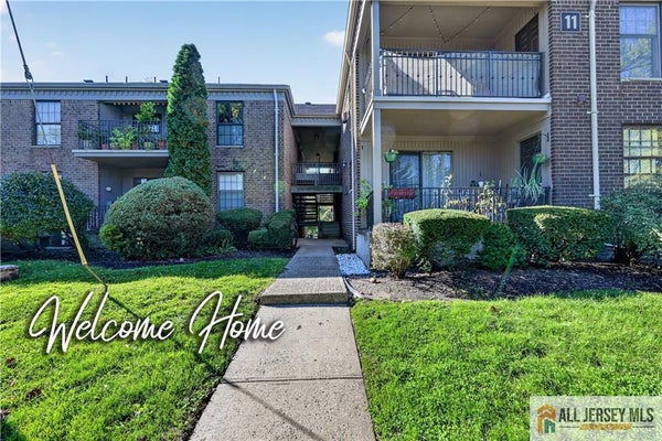 323 GILL LN APT 11T, ISELIN, NJ 08830 - Image fb2becc65a119f093565a4a093ab39b2/2349294202
