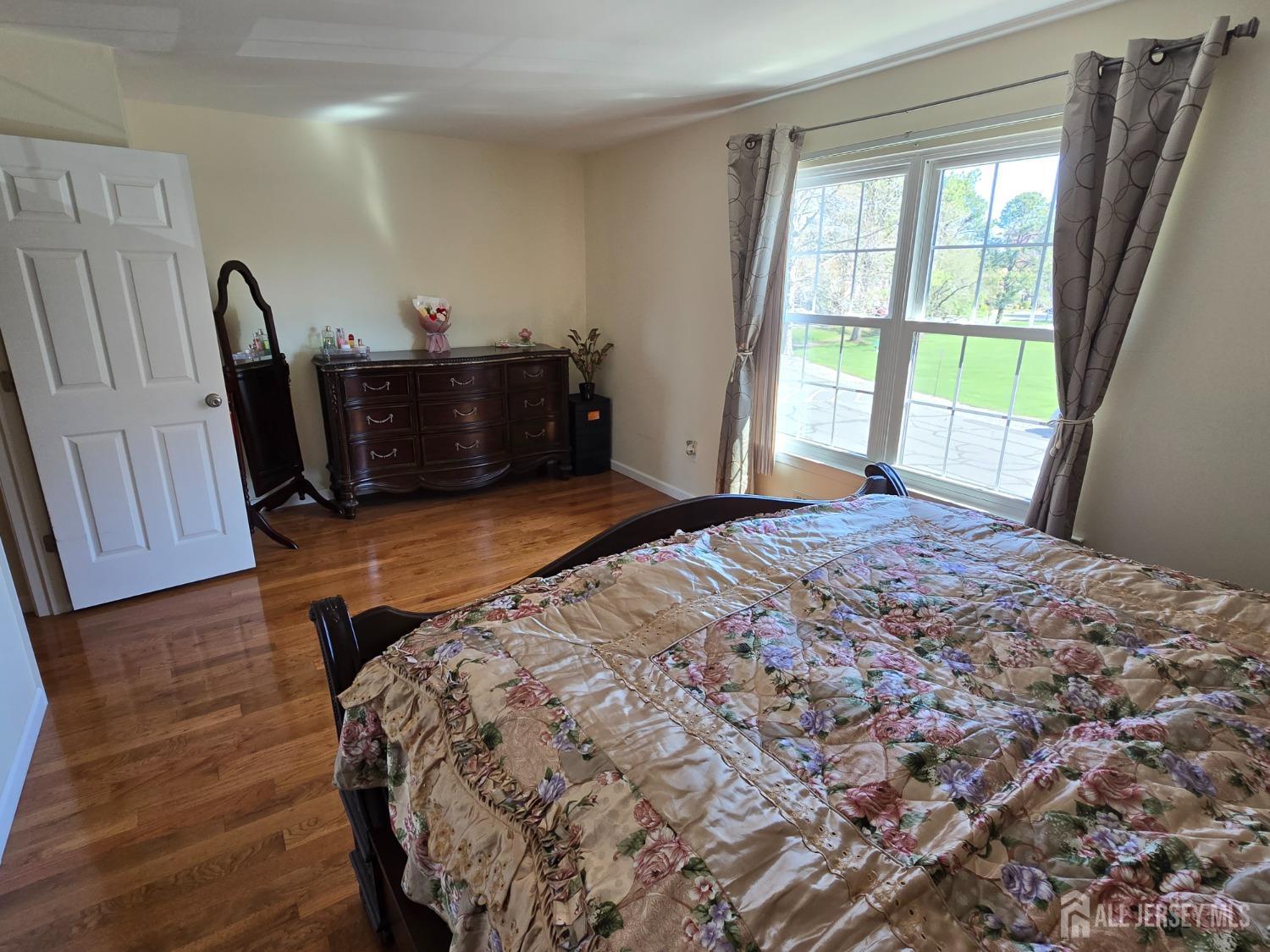 50 Pheasant Run, Edison, New Jersey image 34