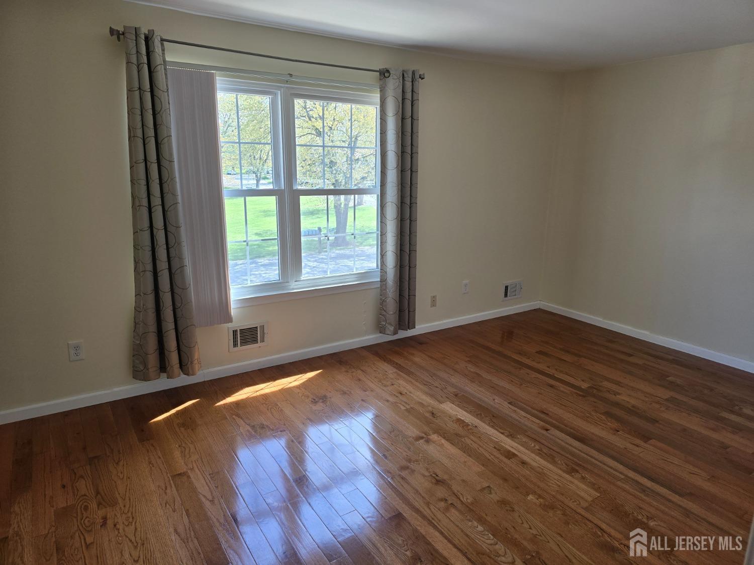 50 Pheasant Run, Edison, New Jersey image 28
