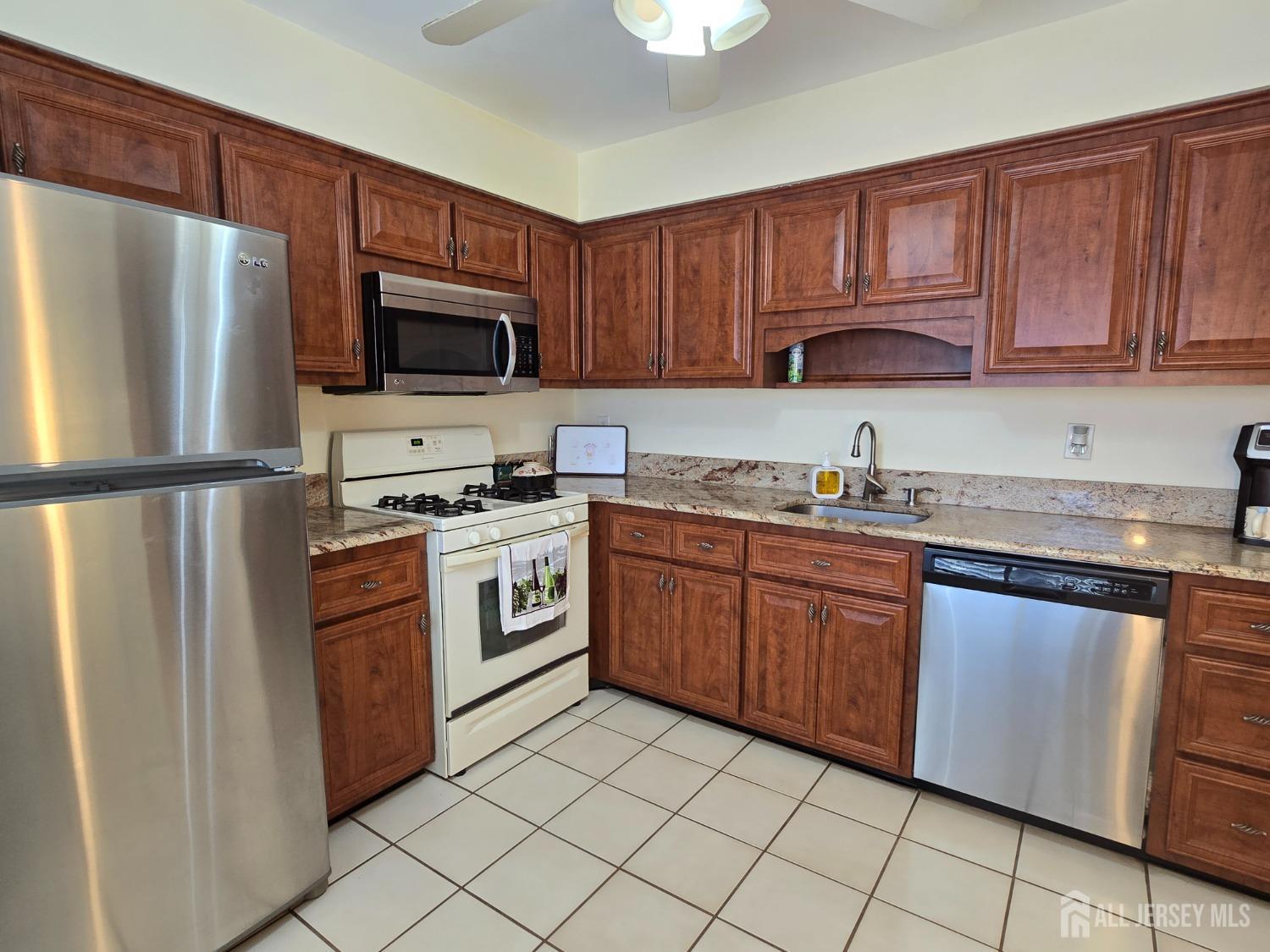 50 Pheasant Run, Edison, New Jersey image 12