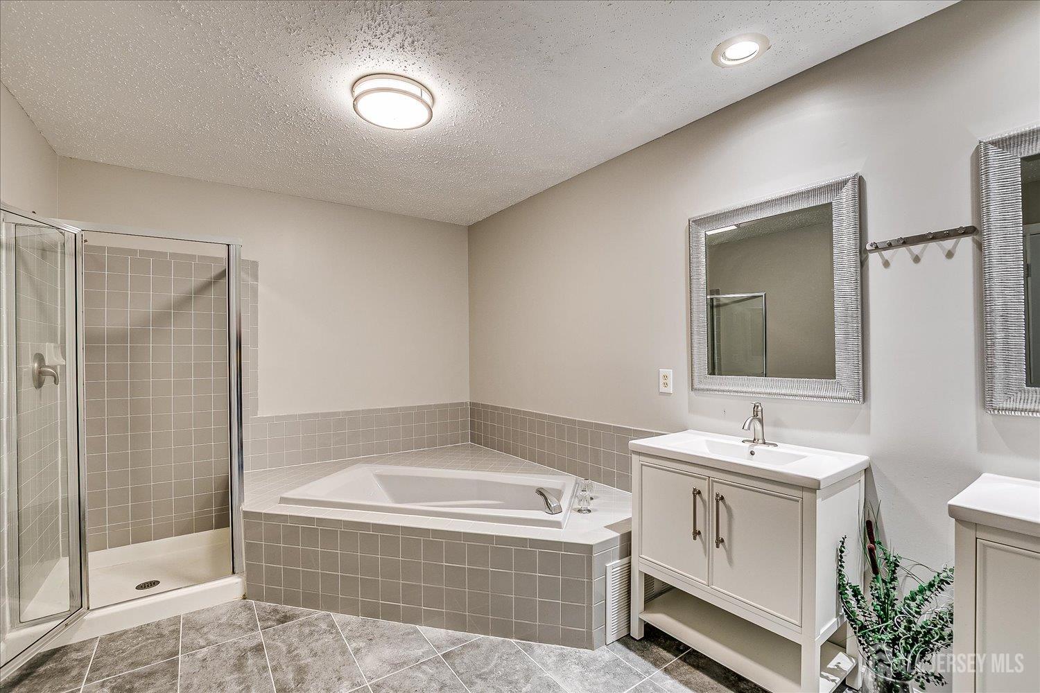 74 Orion Road, Piscataway, New Jersey image 28