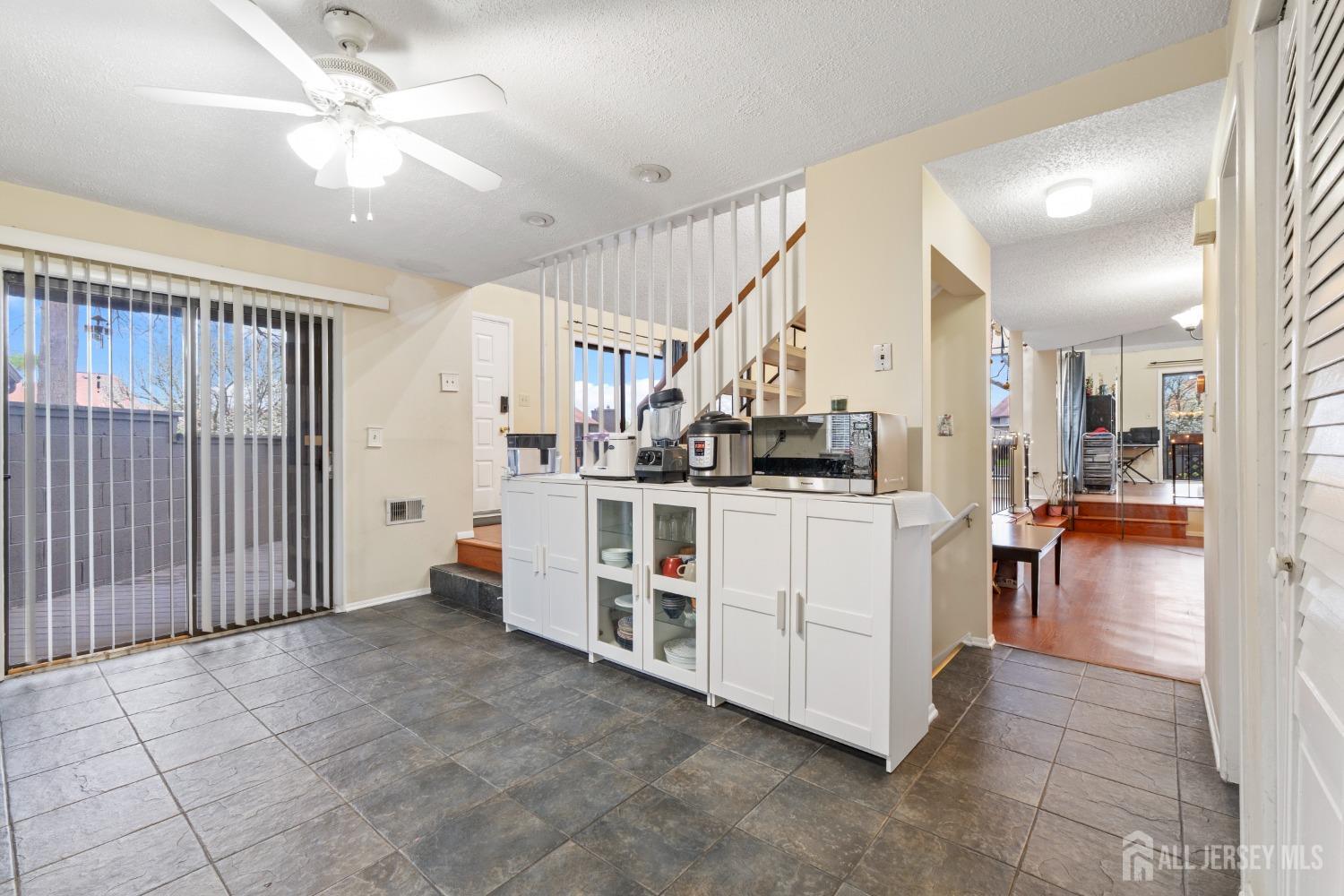 520 Westgate Drive, Edison, New Jersey image 21