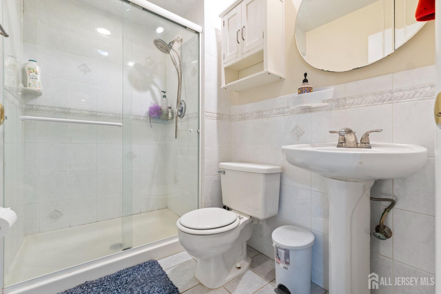 520 Westgate Drive, Edison, New Jersey image 32