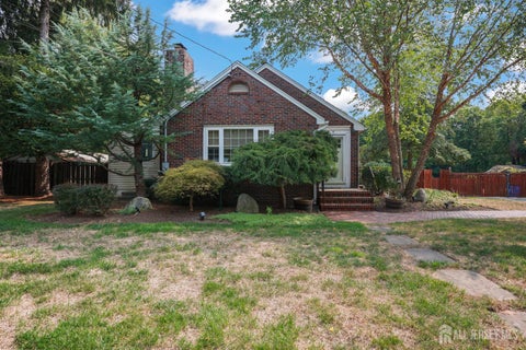 Homes For Sale - 7 Lake Avenue<br/> Helmetta, NJ 08828