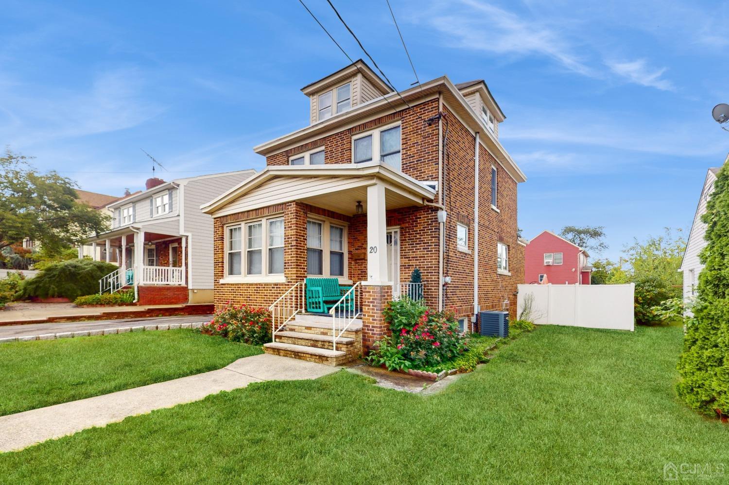 Photo 11 of 32 of 20 Carlton Street house