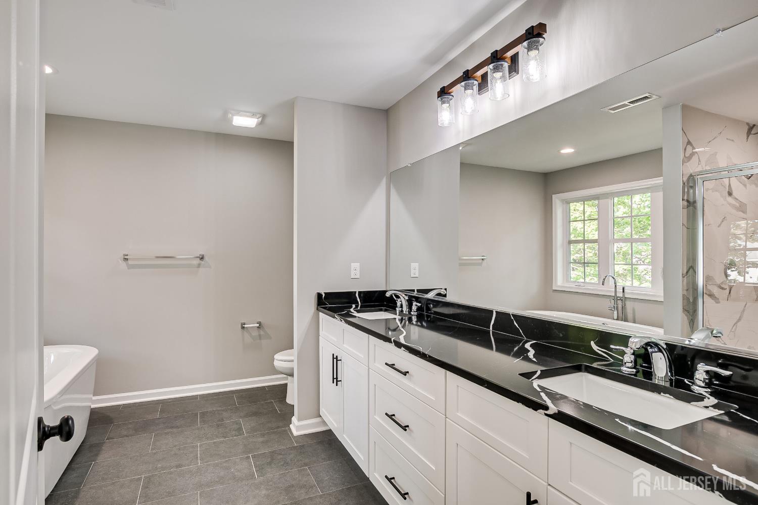 Metuchen, New Jersey, 08840, United States, 5 Bedrooms Bedrooms, ,4 BathroomsBathrooms,Residential,Active,2035126