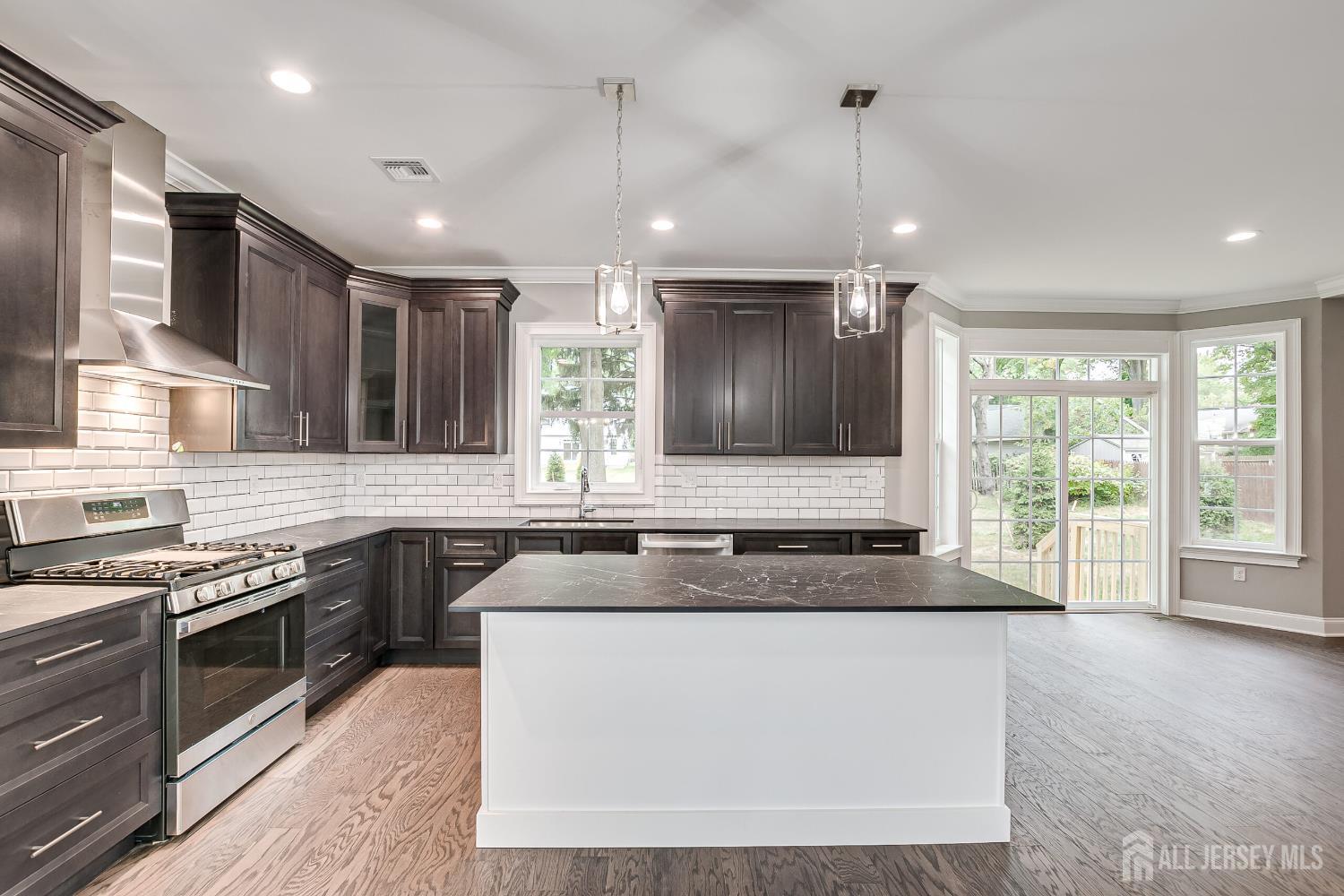Metuchen, New Jersey, 08840, United States, 5 Bedrooms Bedrooms, ,4 BathroomsBathrooms,Residential,Active,2035126