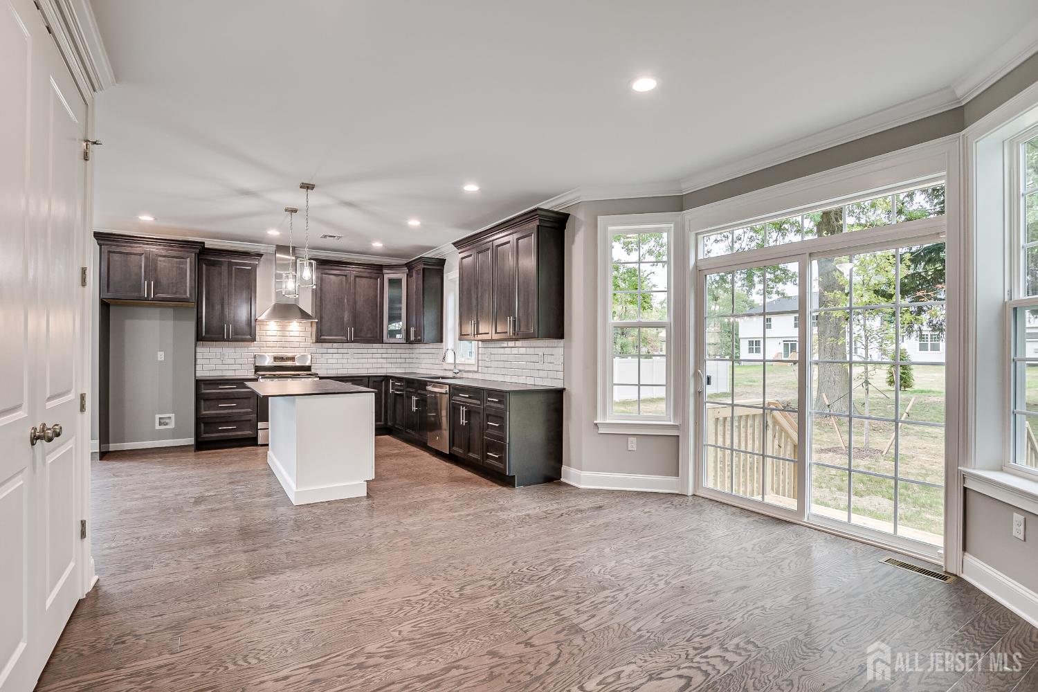 Metuchen, New Jersey, 08840, United States, 5 Bedrooms Bedrooms, ,4 BathroomsBathrooms,Residential,Active,2035126