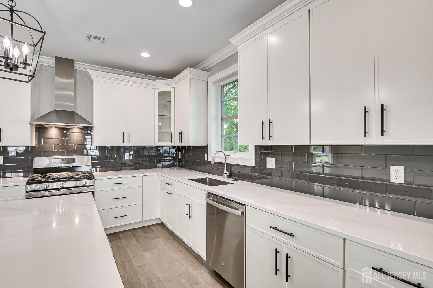 Metuchen, New Jersey, 08840, United States, 5 Bedrooms Bedrooms, ,4 BathroomsBathrooms,Residential,Active,2035126