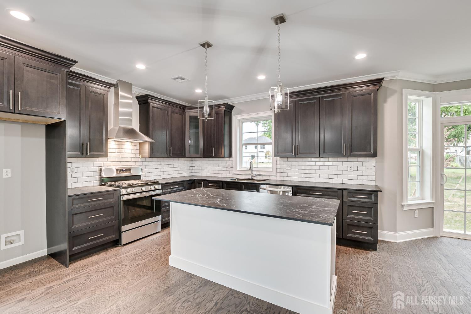 Metuchen, New Jersey, 08840, United States, 5 Bedrooms Bedrooms, ,4 BathroomsBathrooms,Residential,Active,2035126