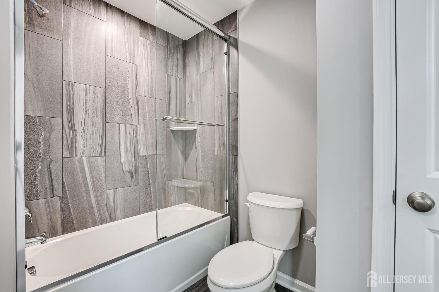 Metuchen, New Jersey, 08840, United States, 5 Bedrooms Bedrooms, ,4 BathroomsBathrooms,Residential,Active,2035126