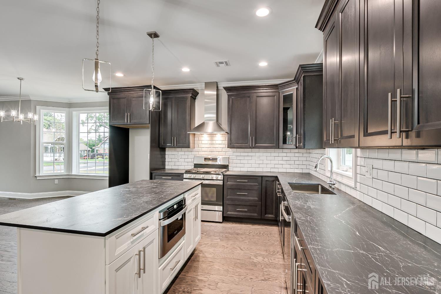 Metuchen, New Jersey, 08840, United States, 5 Bedrooms Bedrooms, ,4 BathroomsBathrooms,Residential,Active,2035126