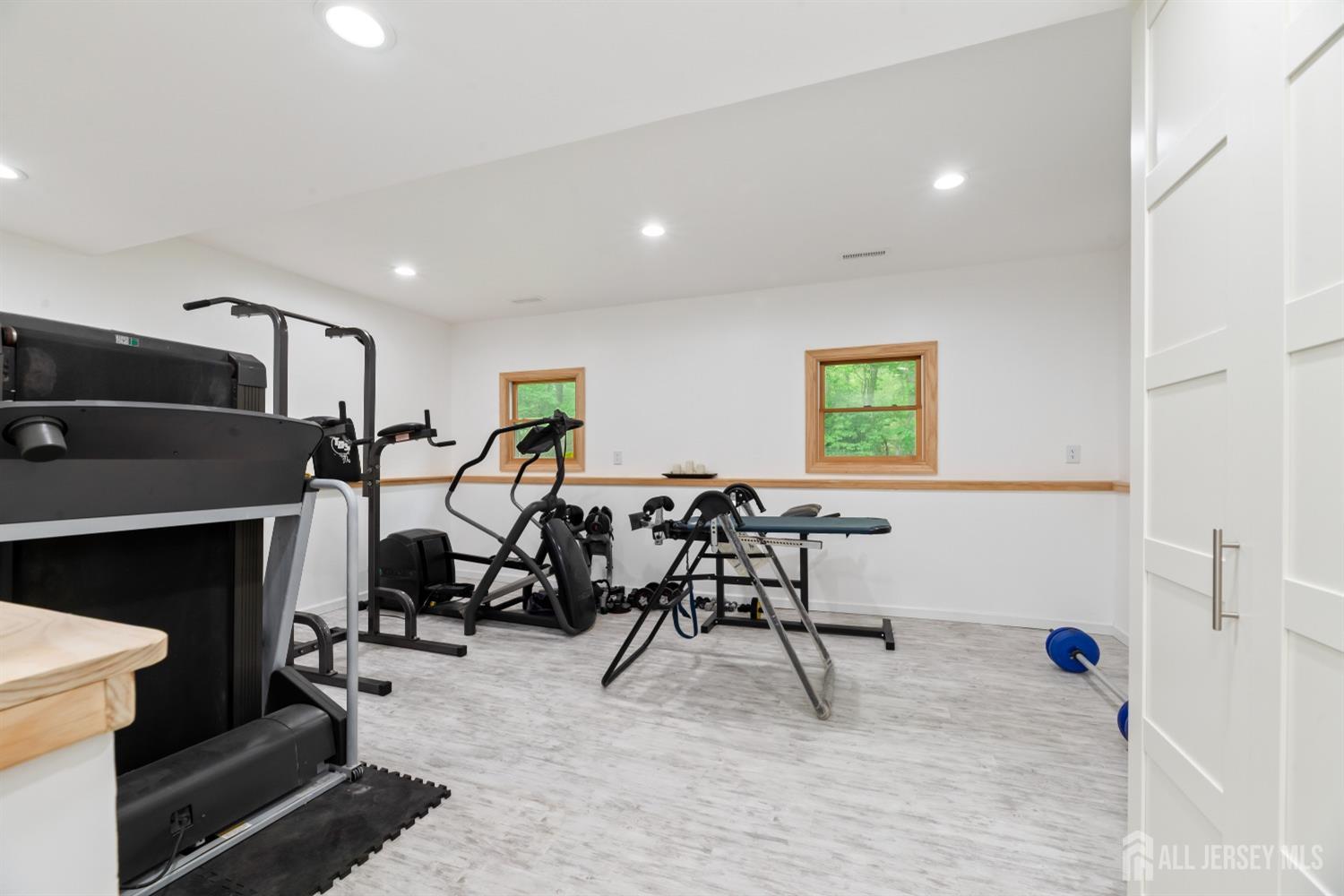 21 Colonial Drive, East Brunswick, New Jersey image 13